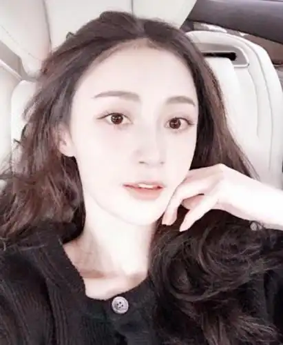 姚笛晒素颜自拍 35岁还是一脸的少女气息