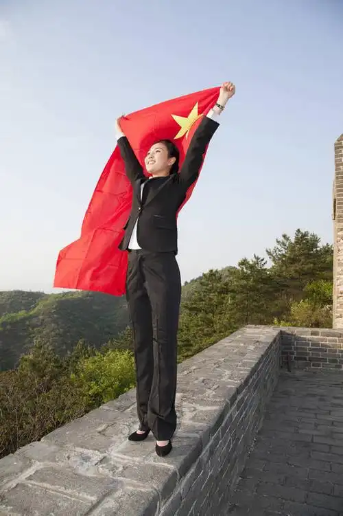 树林,标志建筑,地标,建筑,国旗,长城,中国,仅一个年轻女性,仅一个人