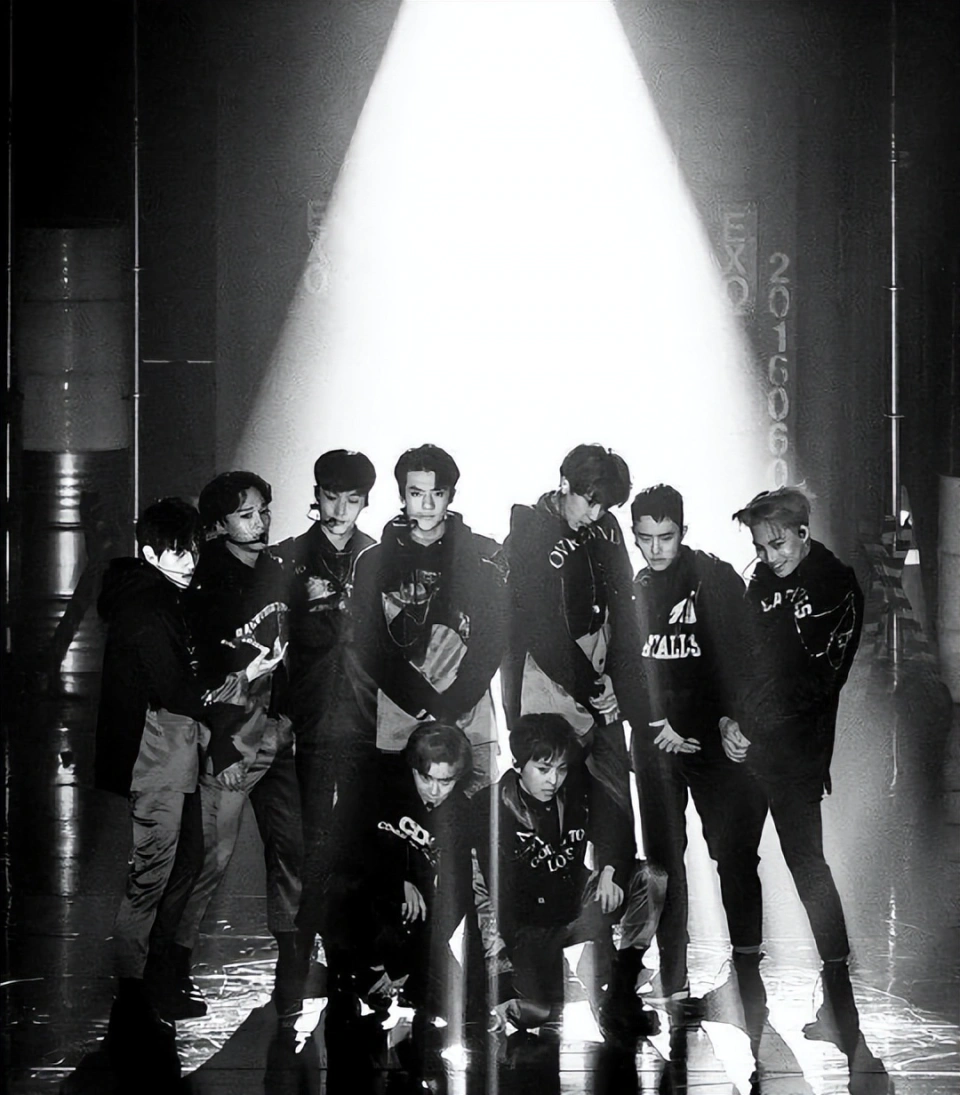 exo:十二年璀璨之路,音乐梦想永不熄灭!_腾讯新闻