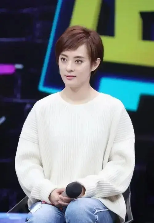 女明星孙俪开300万豪车,她的生活过得非常幸福