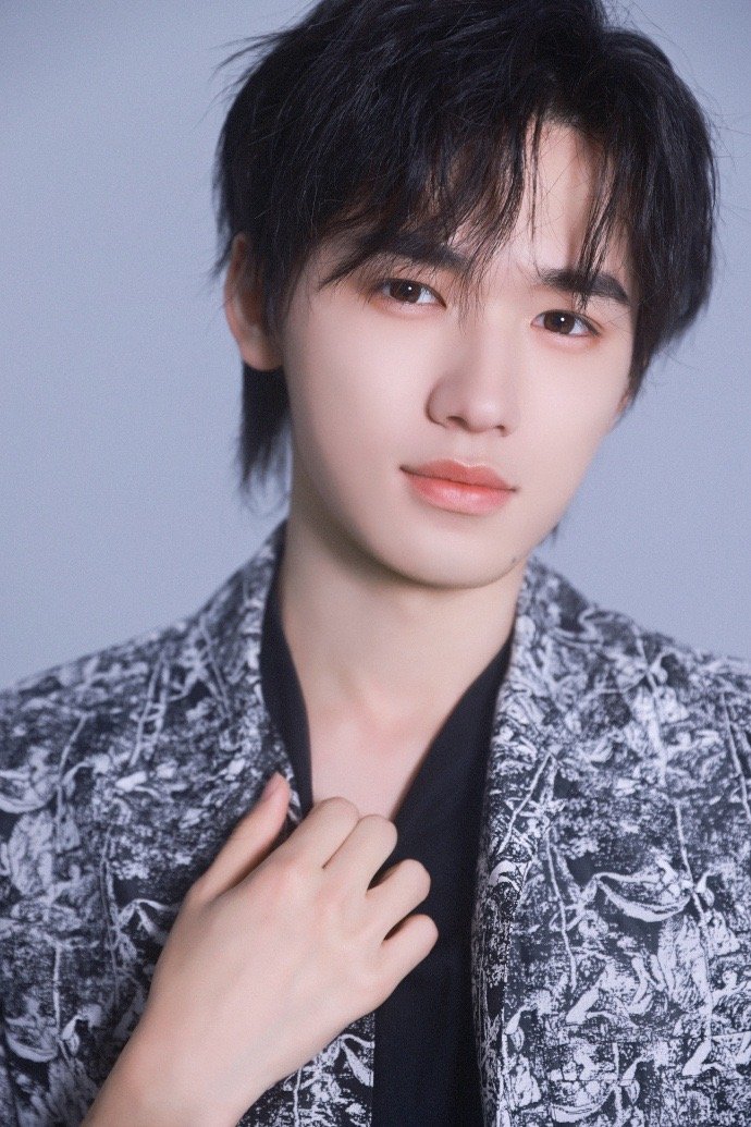 宋亚轩分享图片儿