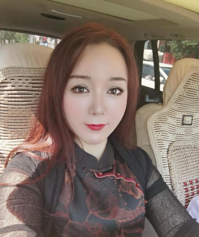 "中年油腻女"的5大标准,40岁以上的女人自查一下,看你中了没