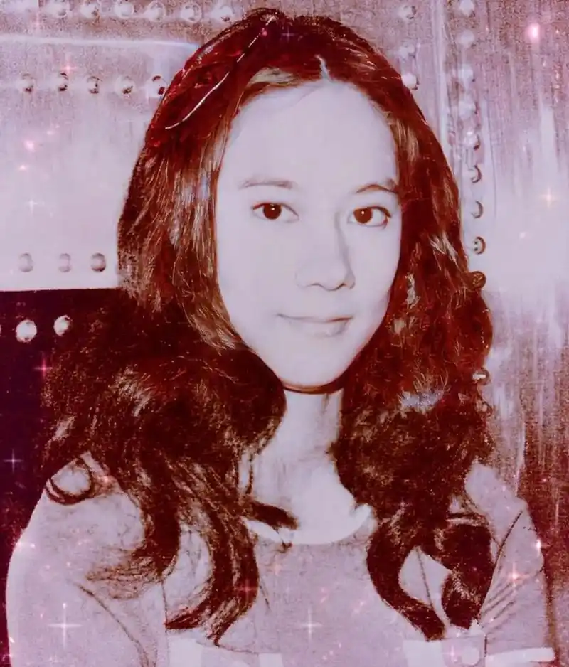 苗可秀从1971年开始拍电影,出演了李小龙的《唐山大兄》女配 - 抖音