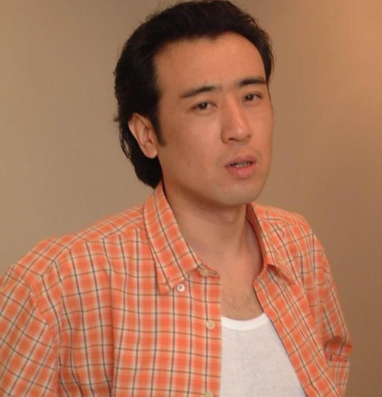 于和伟的低调情史与妻子相爱30年不离不弃