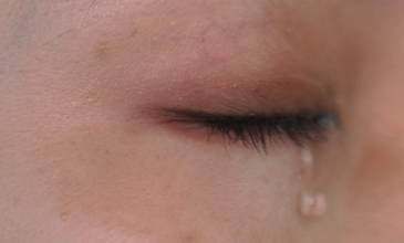 【4k实拍女孩眼睛流泪特写】图片免费下载_4k实拍女孩眼睛流泪特写