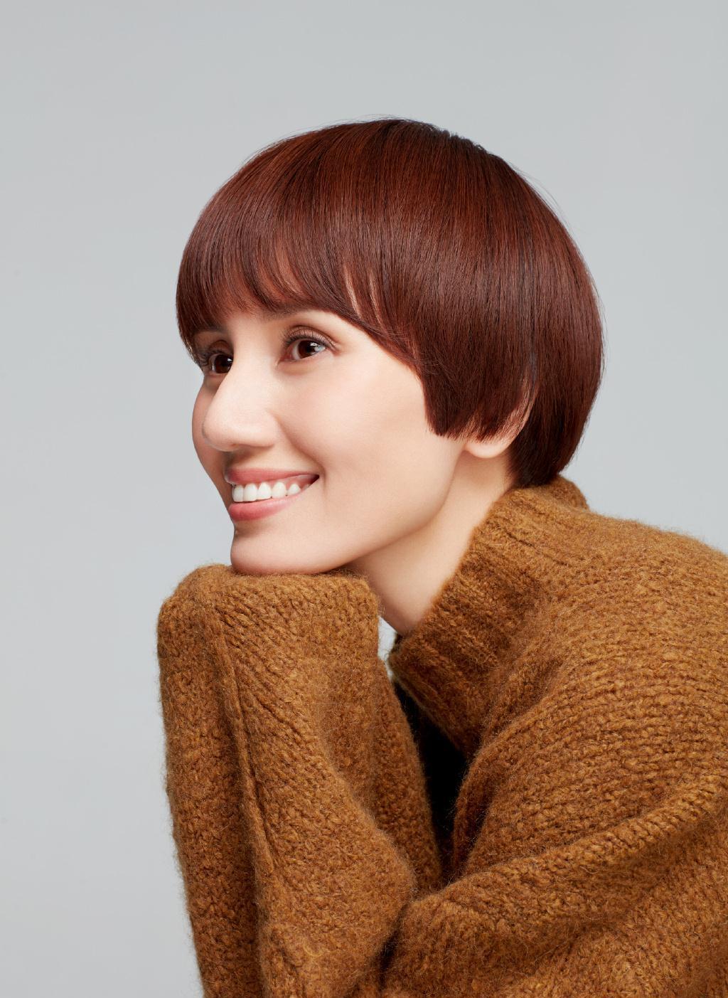 原创45岁女人显年轻的发型有哪些中长直发或卷发都很好时尚又优雅