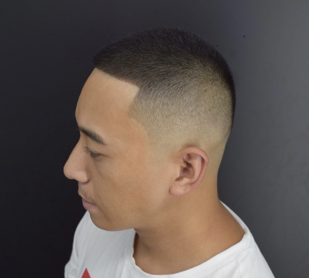 男生夏季最帅发型之一 寸头 圆寸 男生夏季最帅发型之一 寸头 圆寸