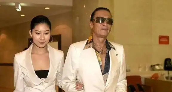 谢贤前女友coco12年青春换2千万分手费如今她怎样了