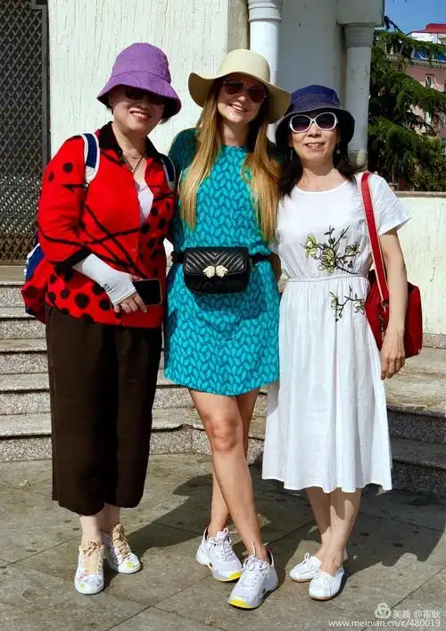 用镜头记录下了格鲁吉亚的各色人等…… 这个仅仅只有300余万人口的