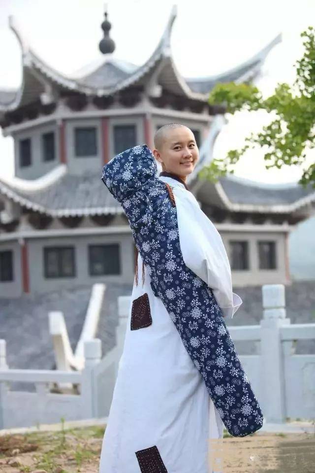 随喜赞叹中国最美尼姑修行禅乐10年的佛教第一音乐学院