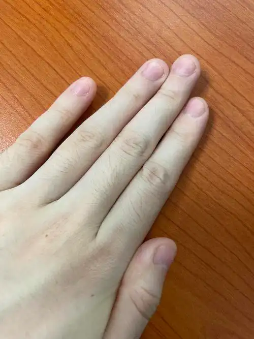 关于美甲的疑问:想做美甲,但手指甲特别短