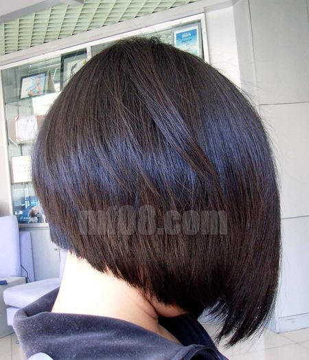 两边短,头顶长,前面是刘海的发型叫什么名字