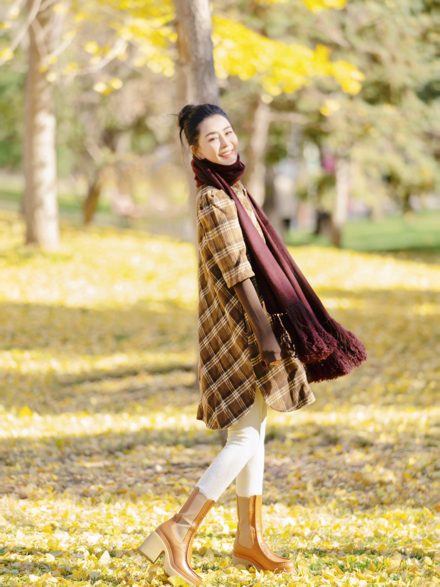 社交礼仪 | 女孩子站姿时如何更优雅 98女孩子的美,不仅体现在着装