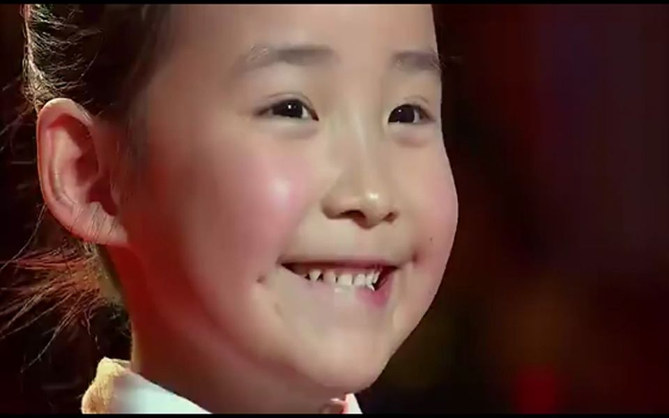 小天使唐子宜《世上只有妈妈好》清澈透明的童声震撼感动,全场飙泪!