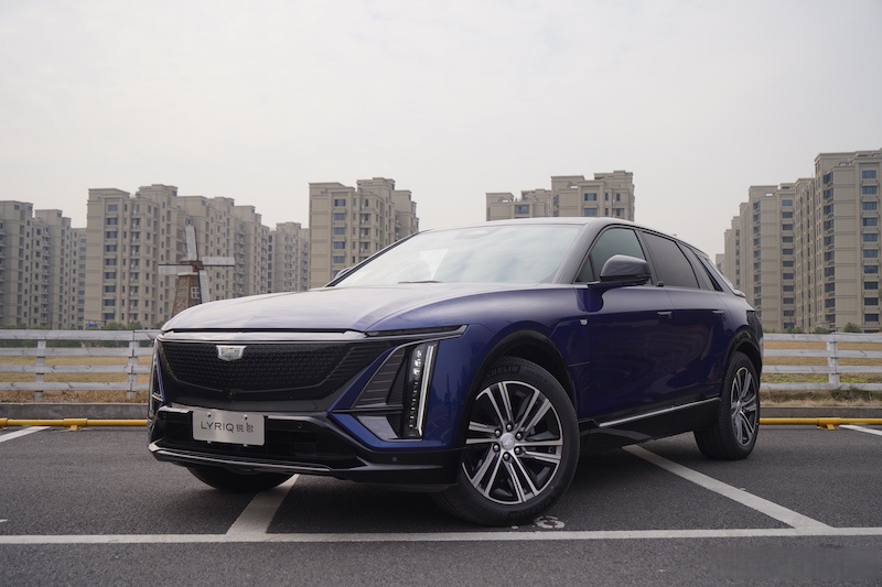 新车评网# 7月10日,凯迪拉克官方宣布,针对旗下纯电suv lyriq锐歌的