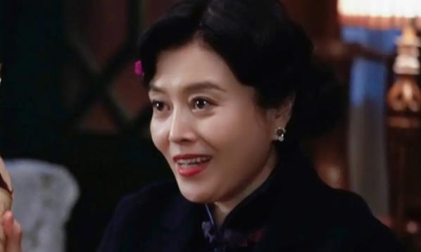 丁嘉丽-丁嘉丽个人资料及图片丁嘉丽简介年龄身高八卦-小薇女性时尚