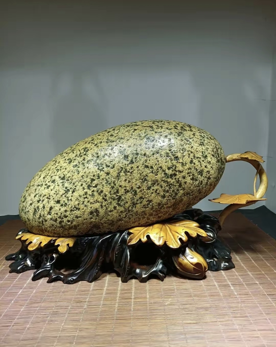 国际金奖绝品奇石,鬼斧神工,浑然天成,令人惊叹!