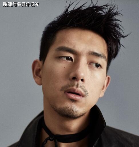 堪比"整容"的男明星,王宝强意想不到,肖战如同换脸_胡歌_胡茬_李现