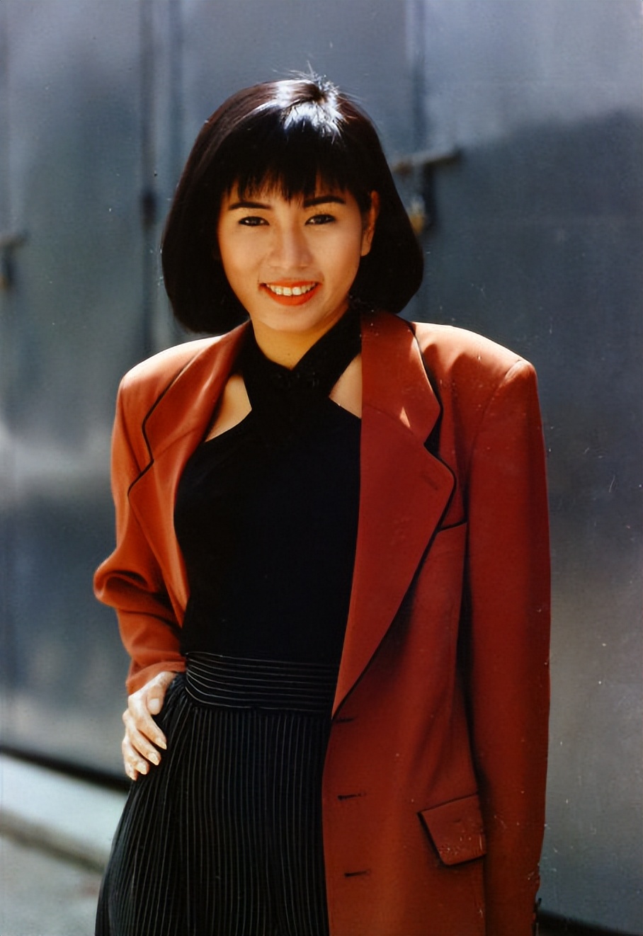 罗慧娟个人资料照片(红颜薄命罗慧娟:向周星驰求婚被拒,33岁意外失聪