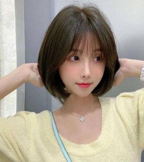 短发发型2021年最新款女,剪个短发俏皮又灵动