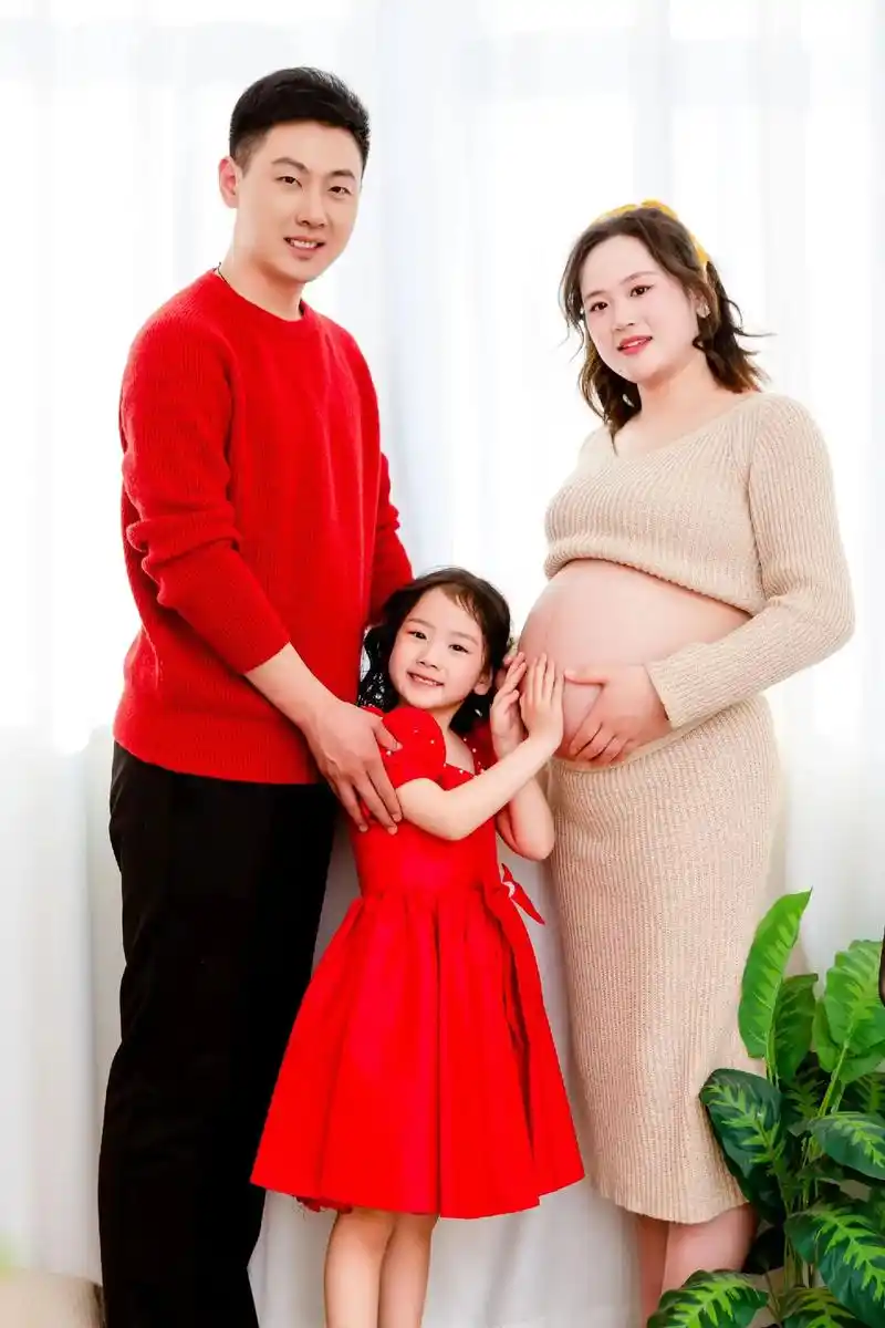二胎进入倒计时 既是孕妇照,也是我们一家四口的全家福