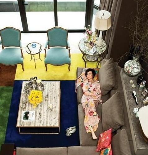 刘嘉玲香港豪宅曝光,风格奢华典雅充满诗意,家如其人_空间_客厅_壁画