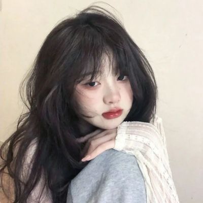 慵懒偏冷淡风很好看的美女头像 纯欲女头ins高级质感很干净_女生头像