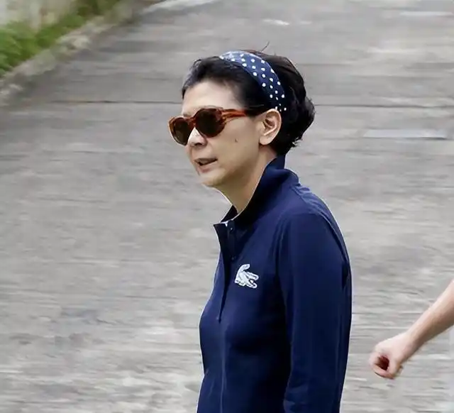 周凯旋:与李嘉诚相识后,三年赚四亿,情人身份助她成百亿女富豪