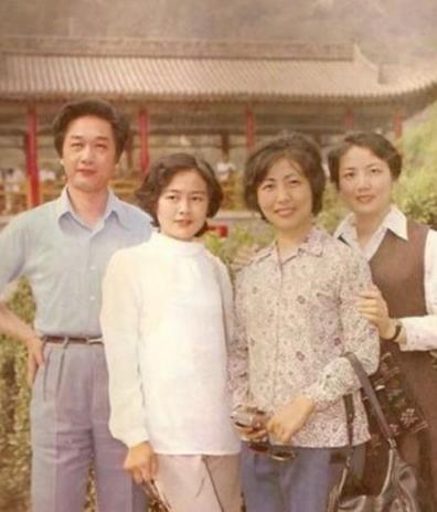 "双料影后"李秀明:谢晋破例为她拍戏,为何当红时退隐经商