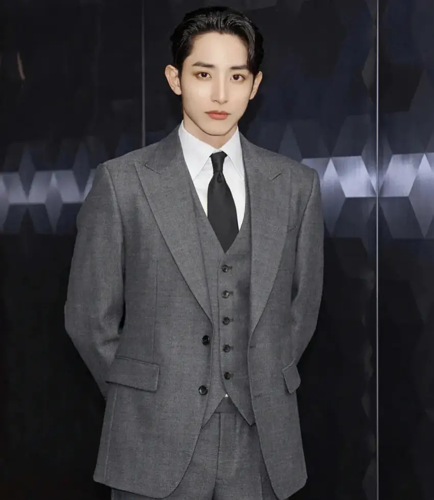 模特李洙赫↓影帝李政宰↓这位姐的前男友们可都是大帅哥.