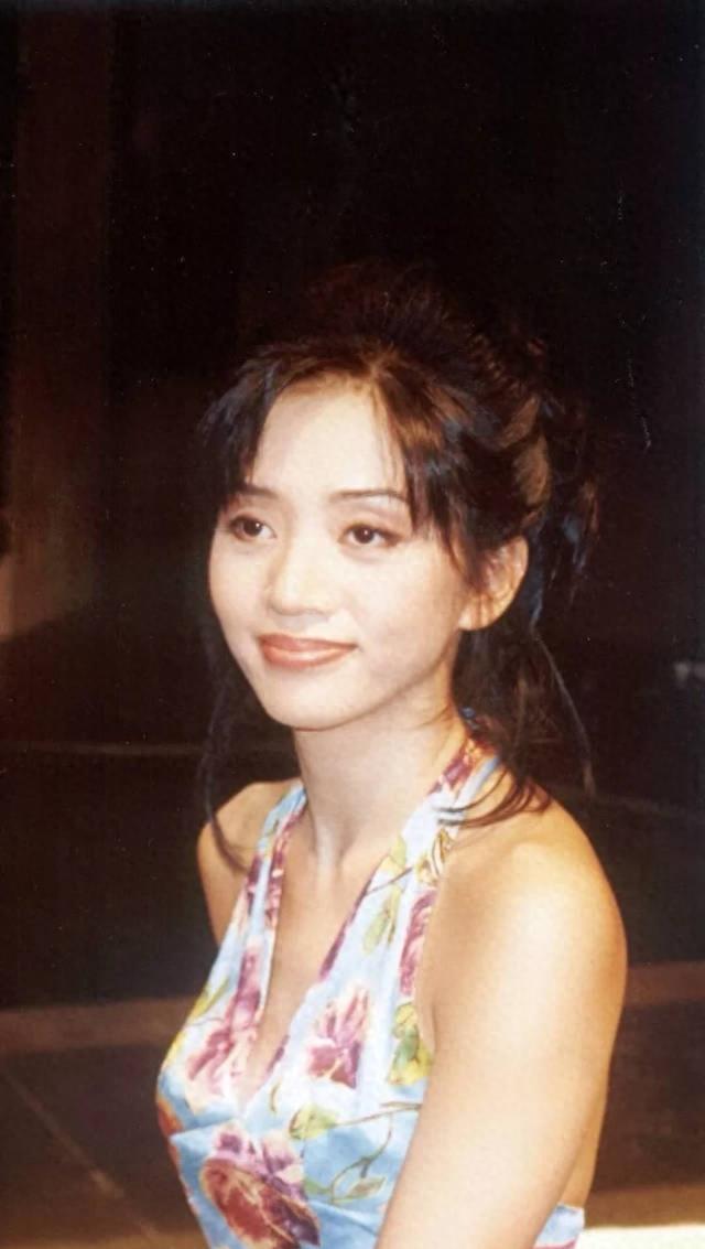 梅艳芳弥留之际,多次吩咐保镖:我死都不会再见那两个人_赵文卓_吴君如