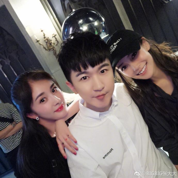 这算输吗?张大大晒与baby杨幂正脸合影美艳可人