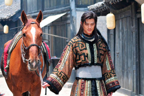 郭品超饰演柔然王子郭品超帅气十足搜狐娱乐讯 电视剧《花木兰传奇》