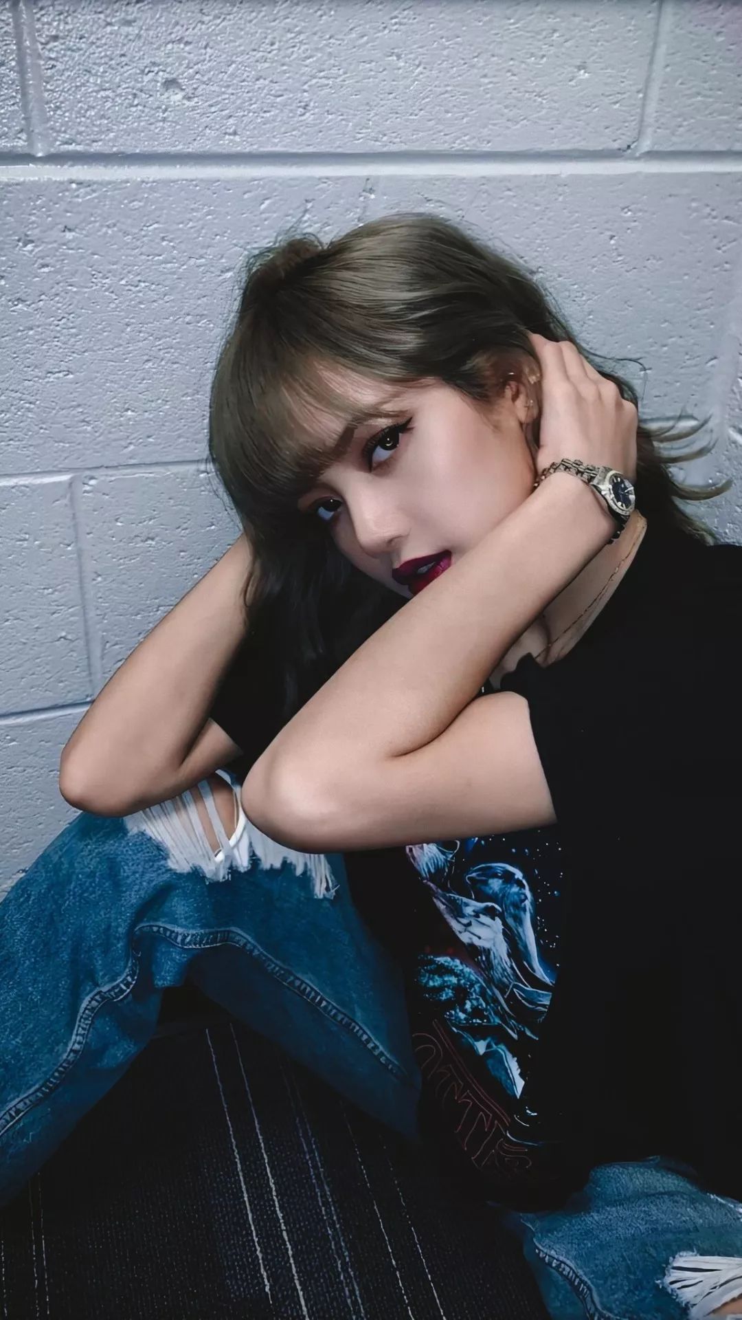 泰国辣妹lalisa唱起rap也是一绝试问就这震翻全场的神仙舞台,谁看了不