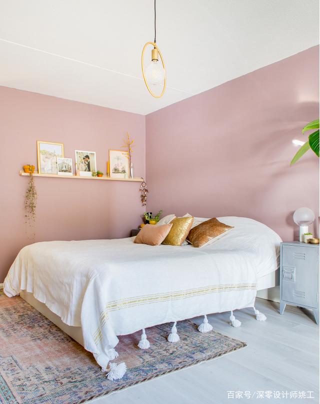 拒绝大白墙,给卧室一点颜色看!先从墙面入手,乳胶漆只用刷一半