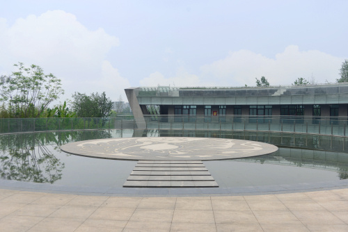 中国四川成都露天音乐公园水景舞台镜水琴台