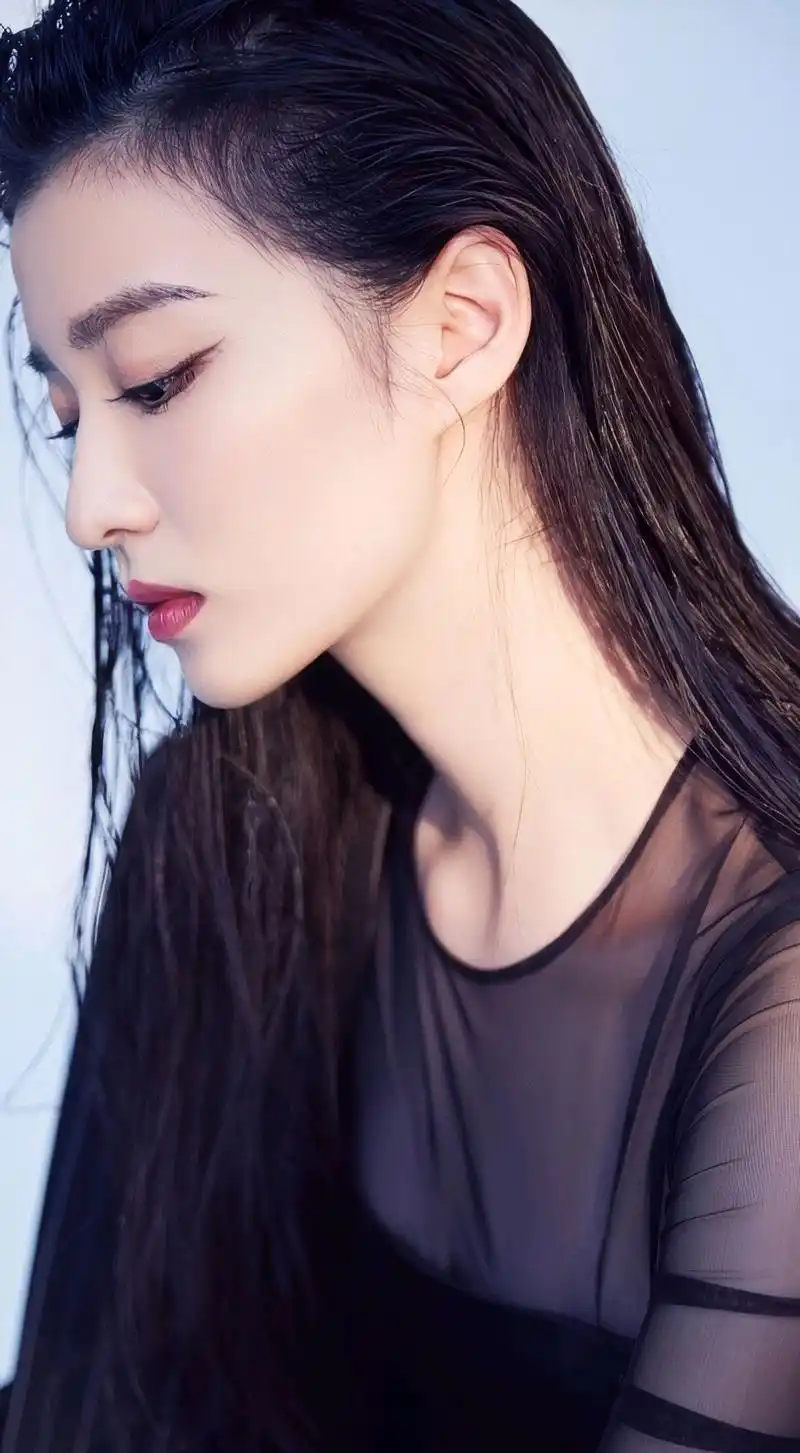 95后美少女王楚然高清写真,仙姿玉貌,明艳动人