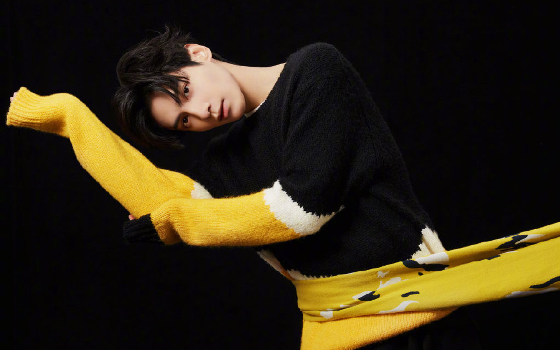 罗云熙帅气写真图片桌面壁纸