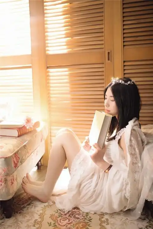 图片合集,看更多4418个内容复古少女阳光投射嫩白高清人体艺术写真