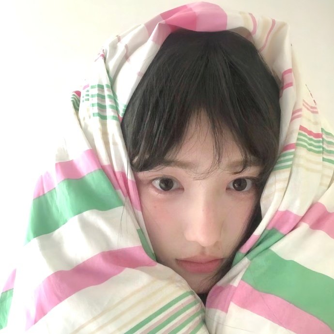 女头超话这些氛围感十足的wechat女生头像,让你瞬间成为朋友圈的焦点!