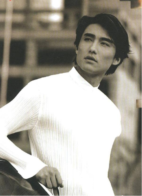 胡兵:演戏有"三不"原则,曾被质疑性取向,如今51岁仍不婚不育