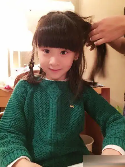 贾静雯的女儿小咘咘,真名叫修允菲黄磊和孙莉的大女
