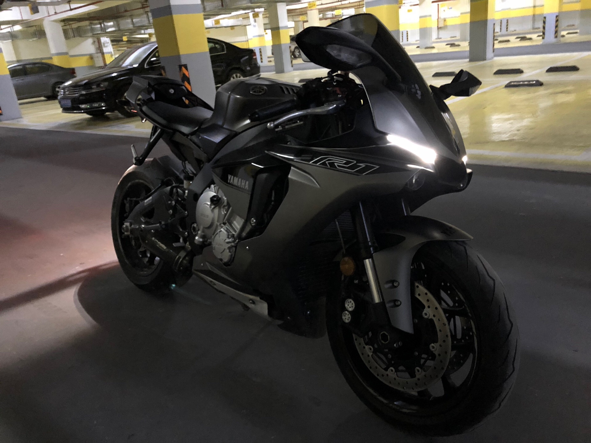 16年雅马哈r1已售                           .