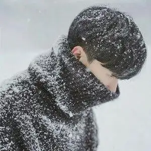 雪满肩头头像