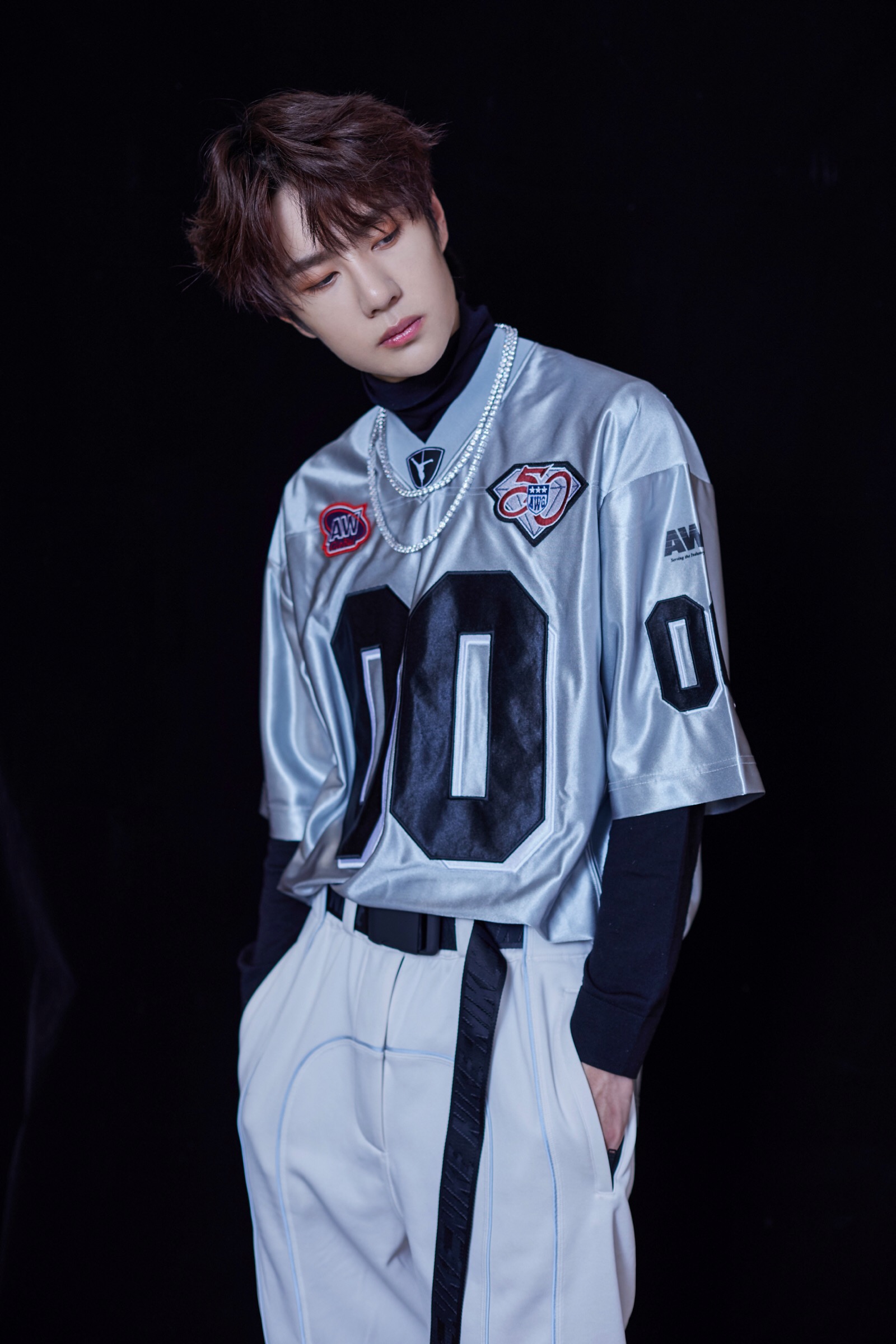 官博更博:#王一博# · #湖南卫视跨年# 演唱会[米奇比心]