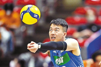 北京男排引援自由人补强阵容|陈嘉杰|北京男排|北京队_新浪新闻