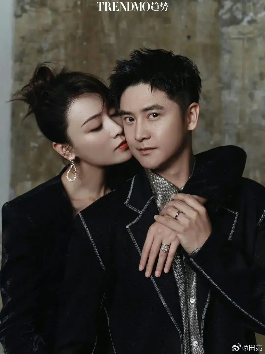 叶一茜田亮分享日常,一个秀全家福一个秀夫妻恩爱,幸福惹人羡_一家