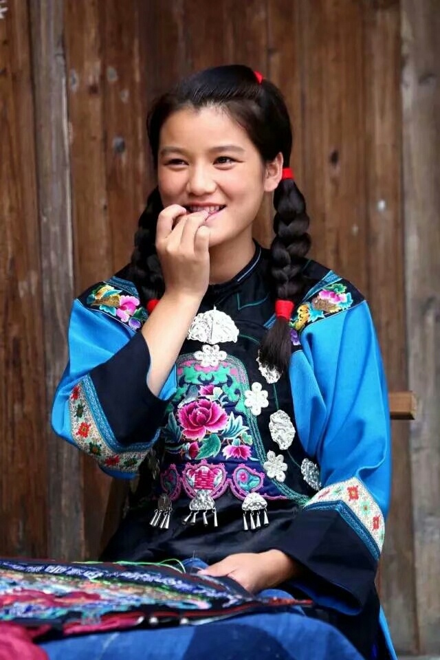 湘西苗家阿妹不必城里的姑娘差