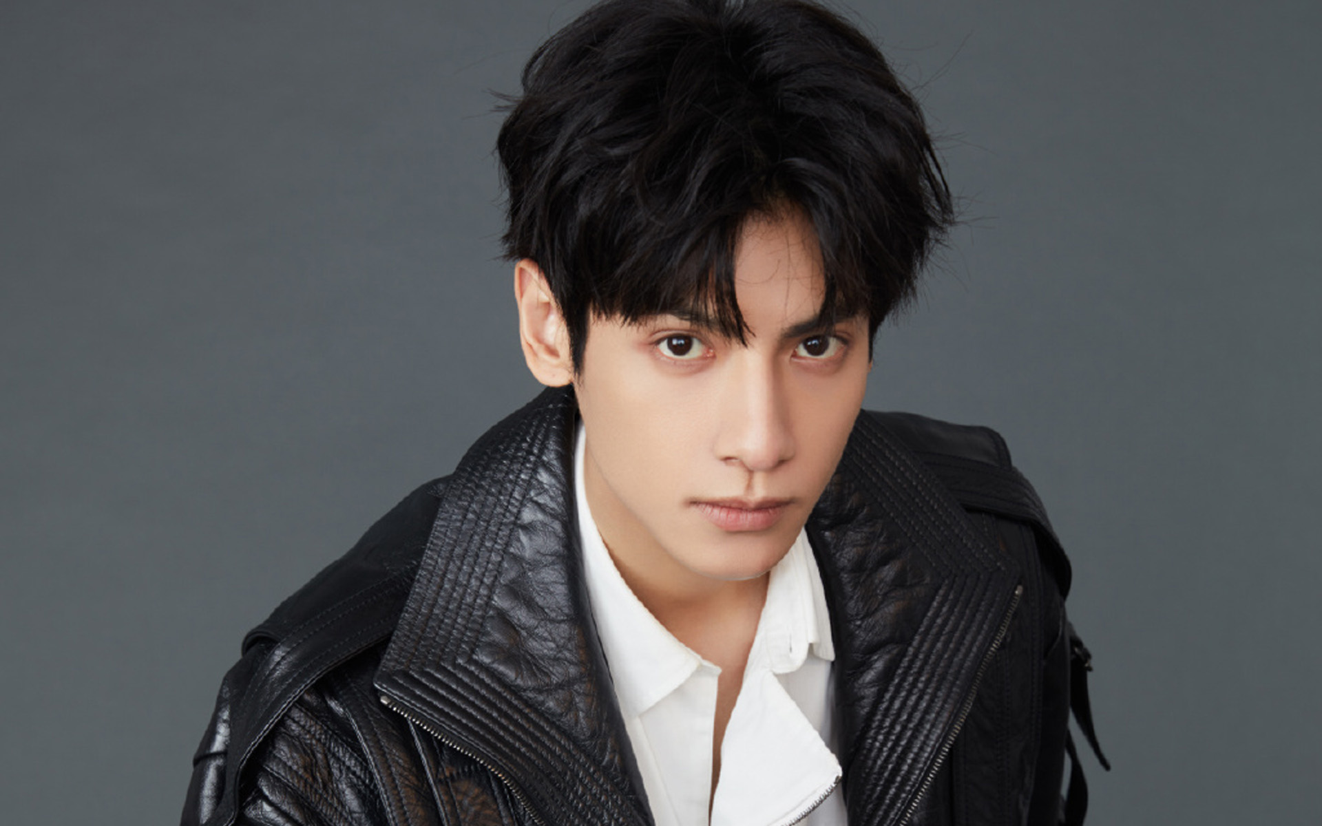 罗云熙酷帅写真图片桌面壁纸