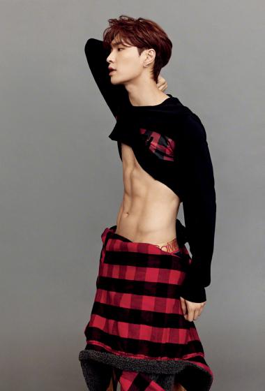 张艺兴性感腹肌大片写真图片59